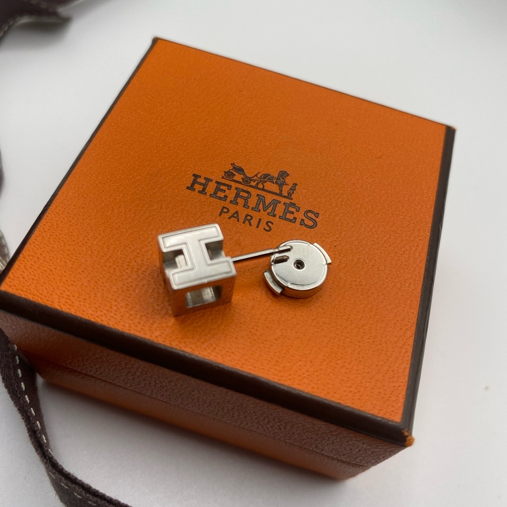 AUTHENTIC Hermes Cage d’H Cube Pink/Silver Earrings w/ Original Box & Ribbon - Picture 6 of 14